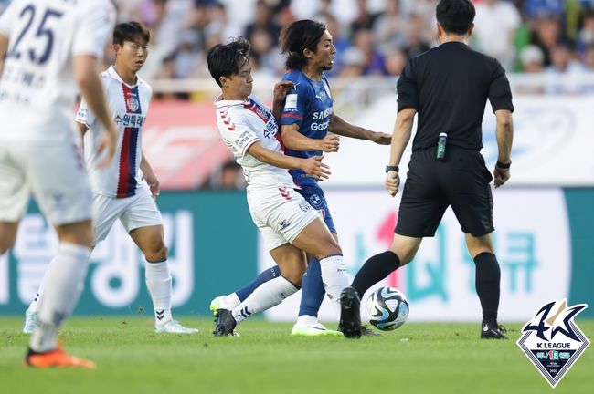 Lee Seung-woo Explains ‘Yellow Card for Colliding with Kazuki’
